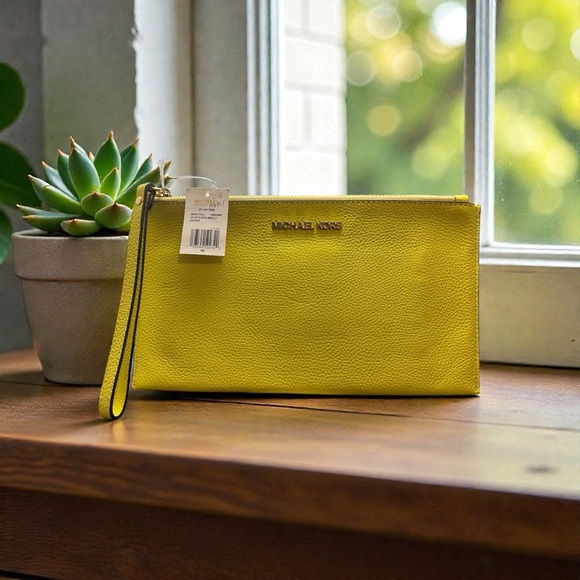 Michael Kors Vibrant Yellow Large Zip Clutch Wristlet - NWT - Picture 3 of 3